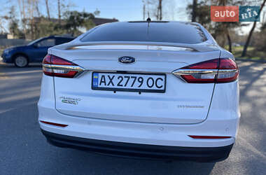 Седан Ford Fusion 2019 в 