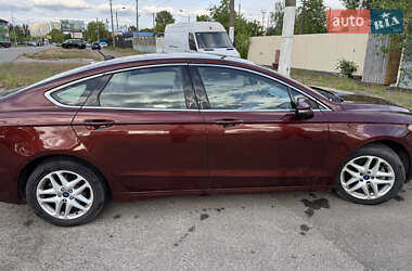 Седан Ford Fusion 2015 в 