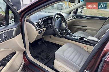 Седан Ford Fusion 2015 в 