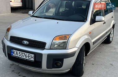 Седан Ford Fusion 2007 в Каневе