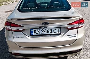 Седан Ford Fusion 2018 в 