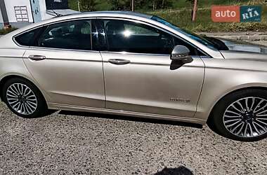 Седан Ford Fusion 2018 в 