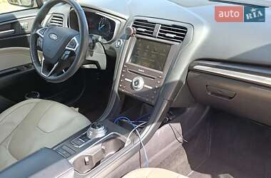 Седан Ford Fusion 2018 в 