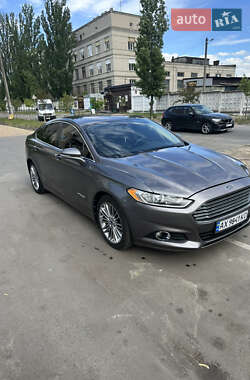 Седан Ford Fusion 2012 в 