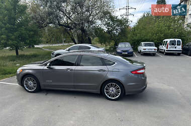 Седан Ford Fusion 2012 в 