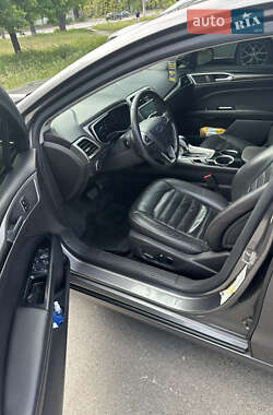 Седан Ford Fusion 2012 в 