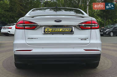 Седан Ford Fusion 2020 в 