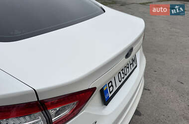 Седан Ford Fusion 2013 в 