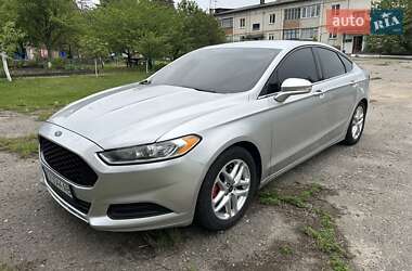 Седан Ford Fusion 2015 в 