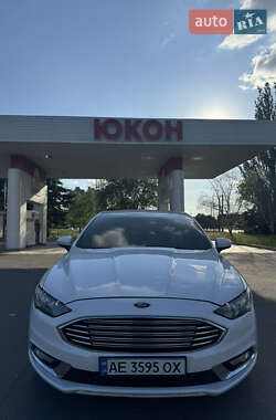 Седан Ford Fusion 2016 в 