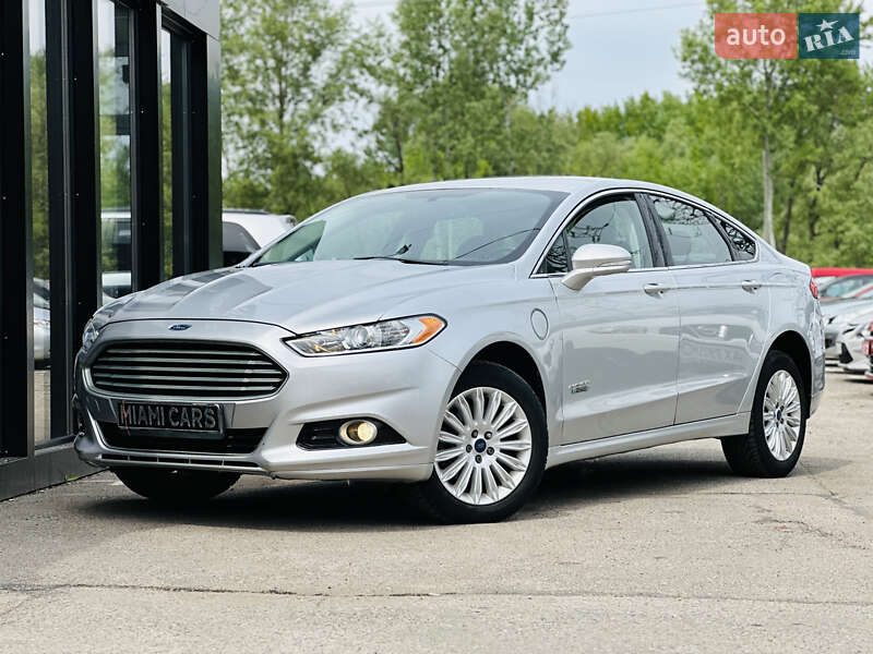 Седан Ford Fusion 2014 в 