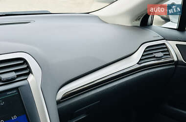 Седан Ford Fusion 2014 в 