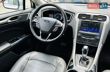 Седан Ford Fusion 2014 в 
