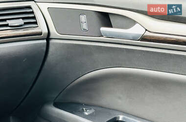 Седан Ford Fusion 2014 в 