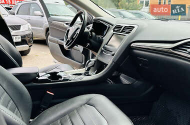 Седан Ford Fusion 2014 в 