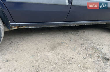 Хэтчбек Ford Fusion 2005 в 