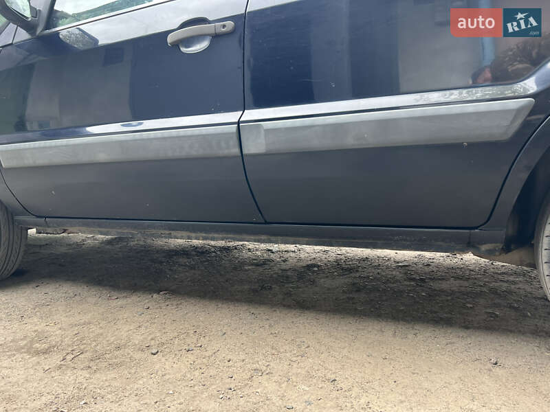 Хэтчбек Ford Fusion 2005 в Ровно