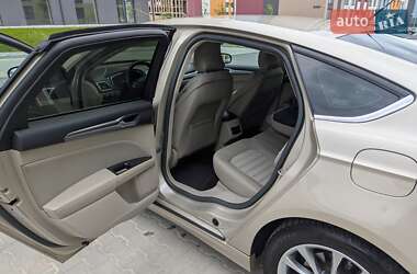Седан Ford Fusion 2017 в 