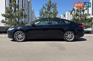 Седан Ford Fusion 2017 в Гатне