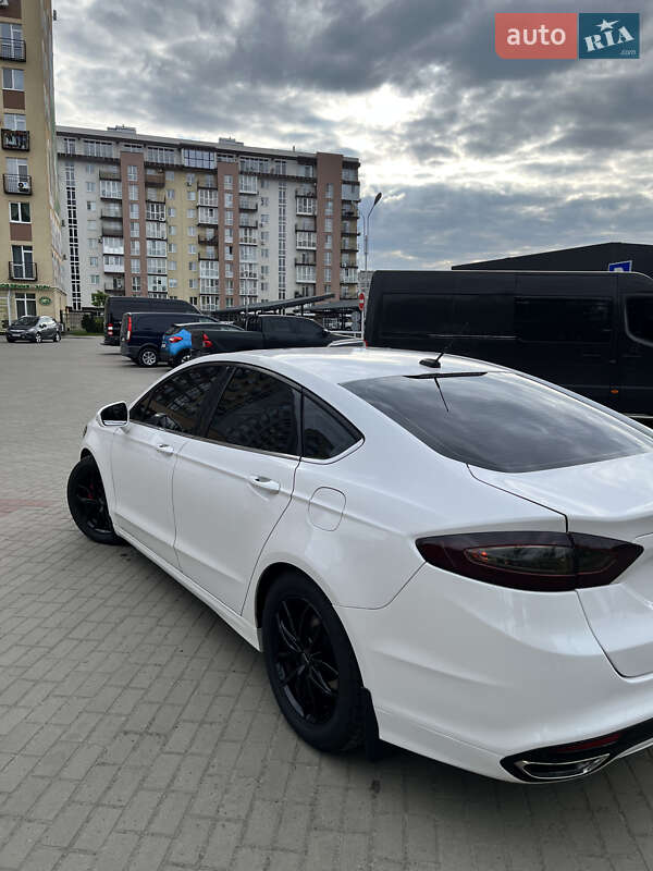 Седан Ford Fusion 2014 в Житомире
