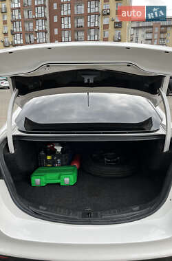 Седан Ford Fusion 2014 в 