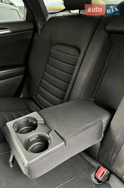 Седан Ford Fusion 2014 в 