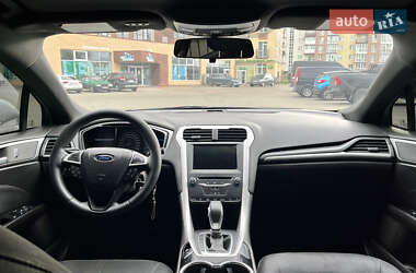 Седан Ford Fusion 2014 в 