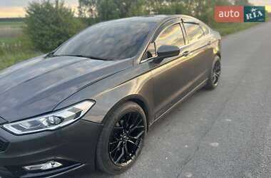 Седан Ford Fusion 2016 в 