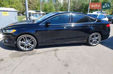 Седан Ford Fusion 2015 в 