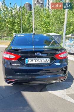 Седан Ford Fusion 2015 в 