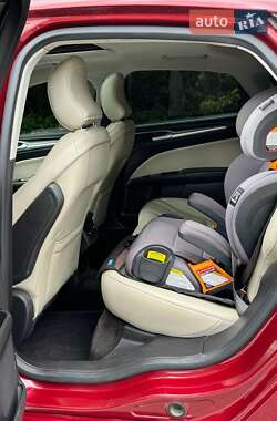 Седан Ford Fusion 2014 в 