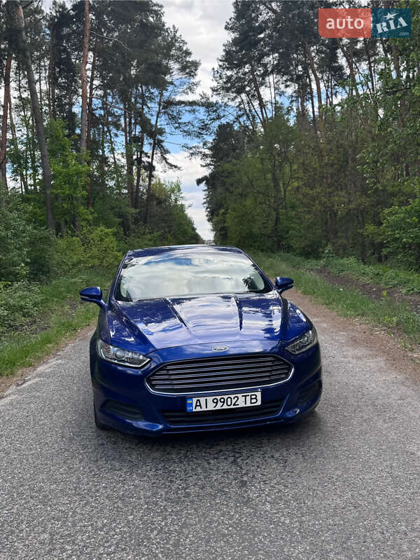 Седан Ford Fusion 2015 в 