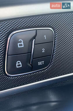Седан Ford Fusion 2018 в 