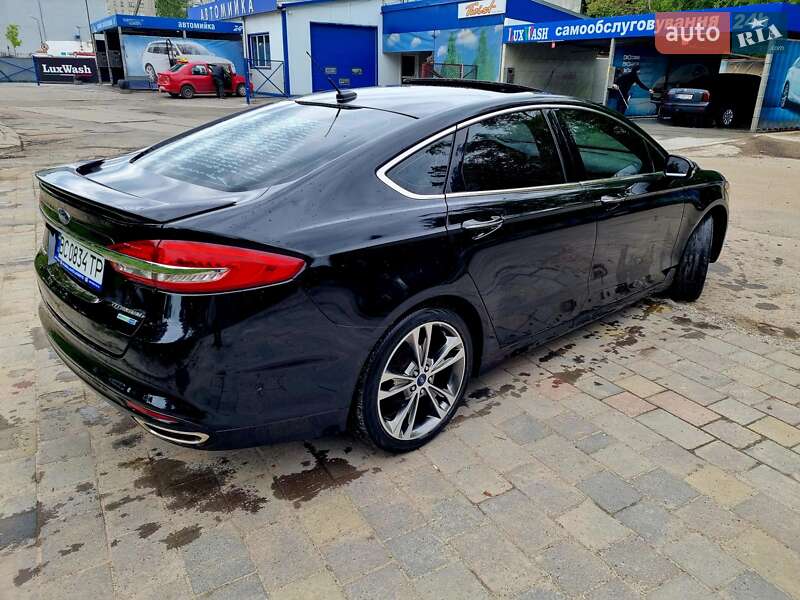 Седан Ford Fusion 2017 в Львові