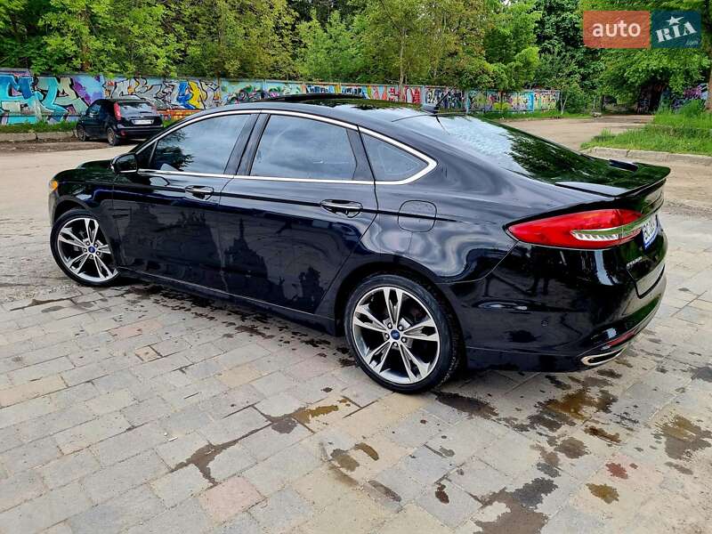 Седан Ford Fusion 2017 в Львові