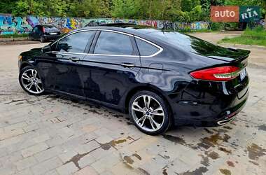 Седан Ford Fusion 2017 в 