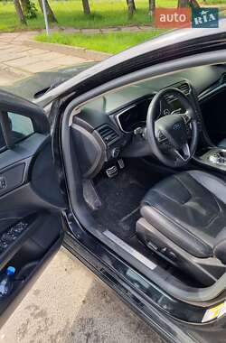 Седан Ford Fusion 2017 в 