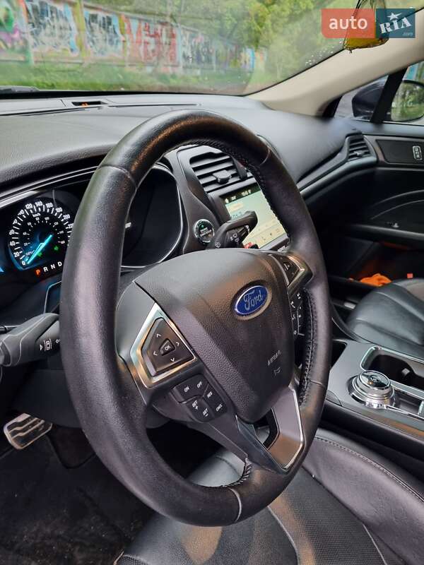 Седан Ford Fusion 2017 в Львові
