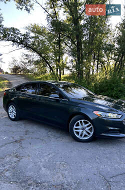 Седан Ford Fusion 2015 в 