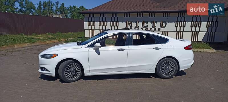 Седан Ford Fusion 2013 в 