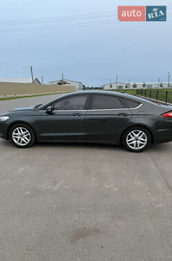 Седан Ford Fusion 2014 в 