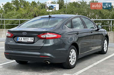 Седан Ford Fusion 2014 в 