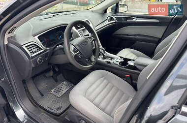 Седан Ford Fusion 2014 в 