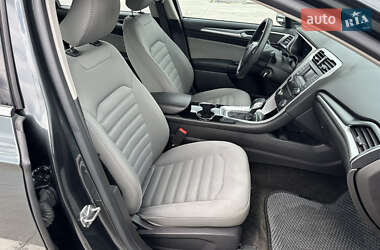 Седан Ford Fusion 2014 в 