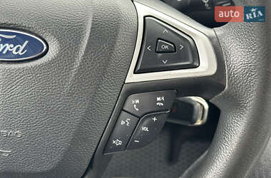 Седан Ford Fusion 2014 в 