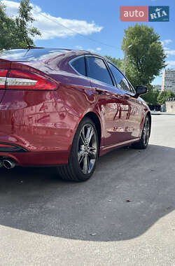 Седан Ford Fusion 2016 в 