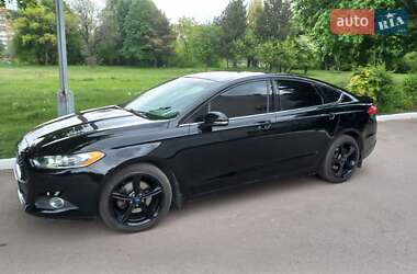 Седан Ford Fusion 2015 в Ровно