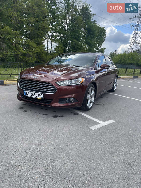 Седан Ford Fusion 2015 в 