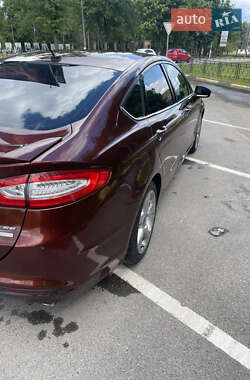 Седан Ford Fusion 2015 в 