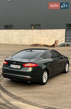Седан Ford Fusion 2015 в 